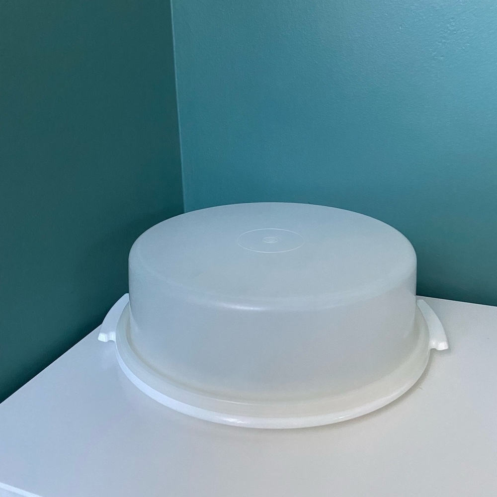 vintage TUPPERWARE 9” Pie Keeper With Cover Opaque Round 719-1 / 720-1 U.S.A. - Picture 2 of 10